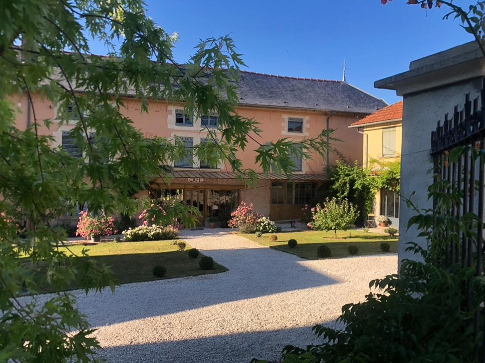 Domaine Hotel De France Cunfin Экстерьер фото